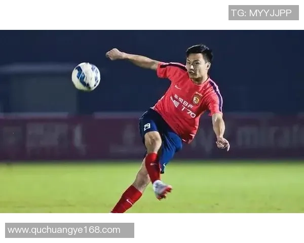 香港足球明星队球员的荣耀与挑战:追寻梦想的足迹与奋斗精神